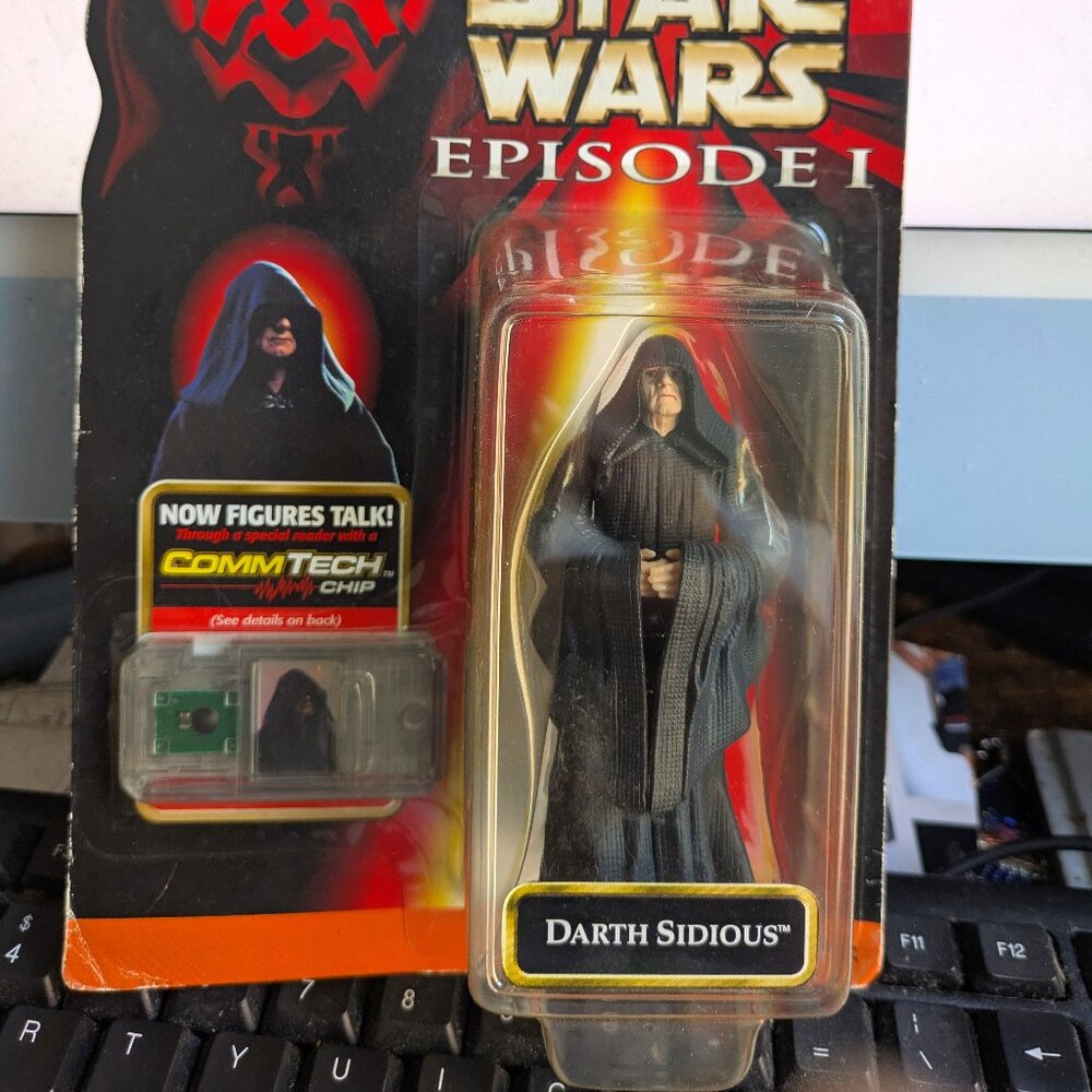 Starwars 13 Figurines & 4 CommTech Readers 1998